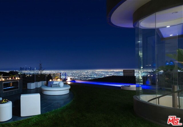 Foto del edificio - 9353 Nightingale Dr