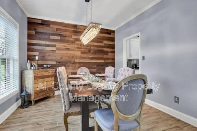 Foto del edificio - 828 Windsor Oak Cir