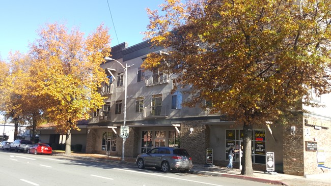 Building Photo - Pine Street Lofts