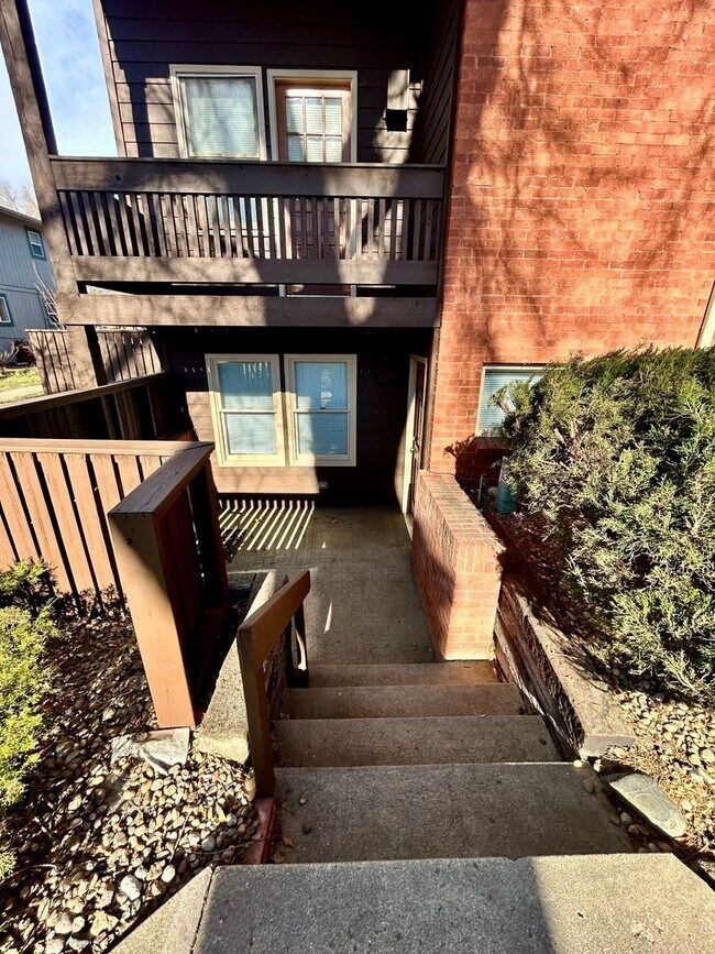 Foto del edificio - SHORT TERM RENTAL! 3Br/2Ba Condo in the Heart of Boulder