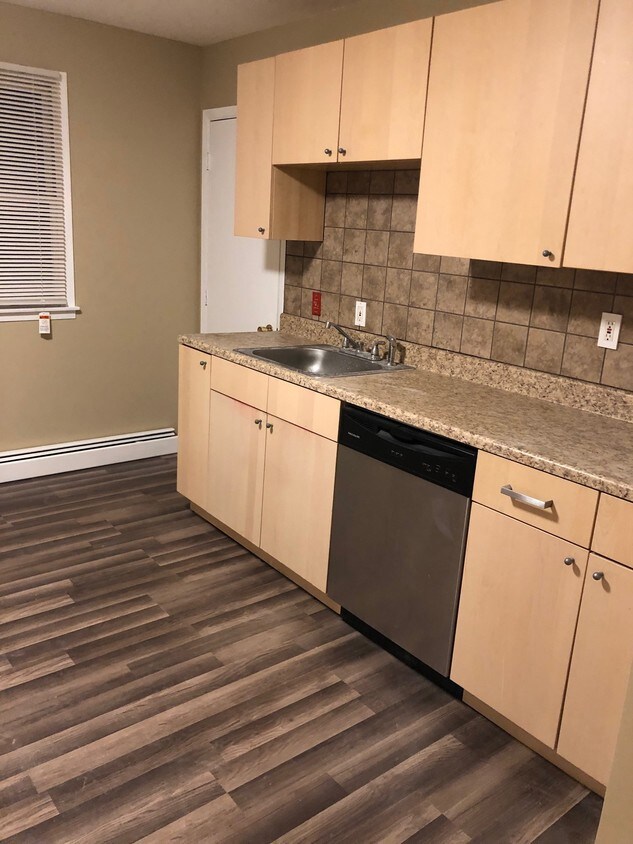 180 Park Ave, Babylon, NY 11702 Apartments in Babylon, NY