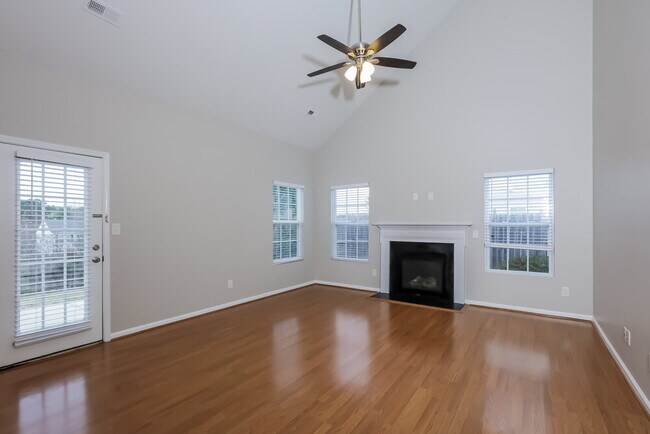 Foto del edificio - 4716 Alenja Ln