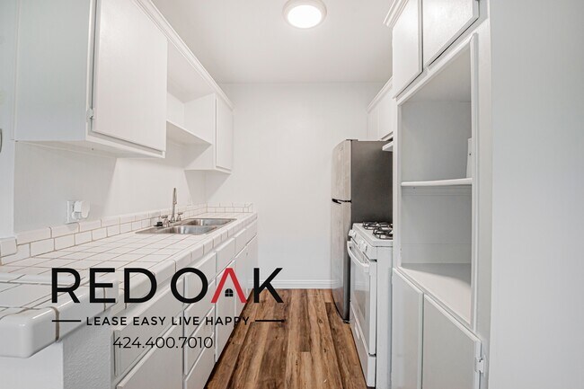 Foto del edificio - 7067 Hawthorn Ave