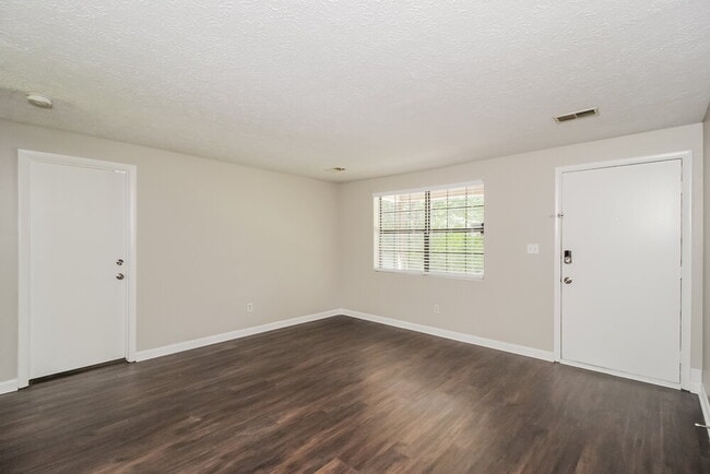 Foto del edificio - 2607 Foxwood Pl
