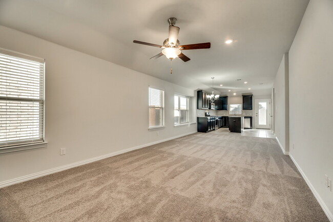 Building Photo - Perfect 3 bed 2 bath in new development in...