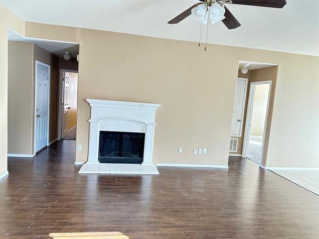 Building Photo - 590 Arthur Dr