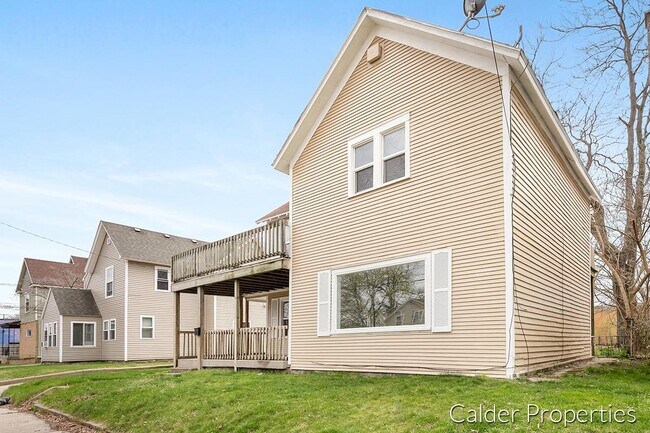 Foto del edificio - 112 Caledonia St NE