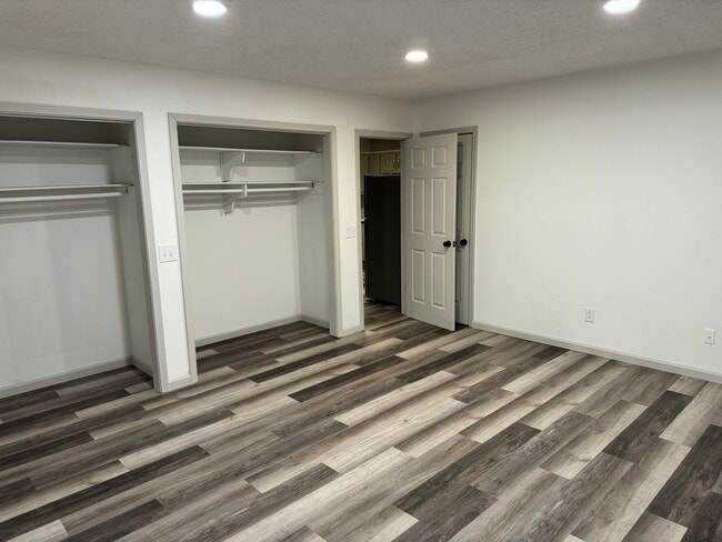 Building Photo - 206 Kate Dr