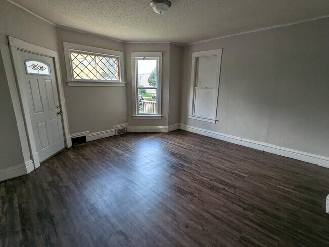 Foto del edificio - Ward 42 - 7th Ave Duplex