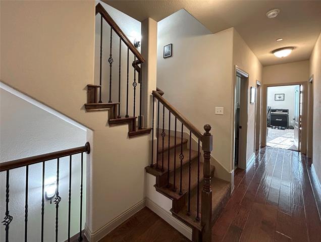 Building Photo - 4252 Riverview Dr