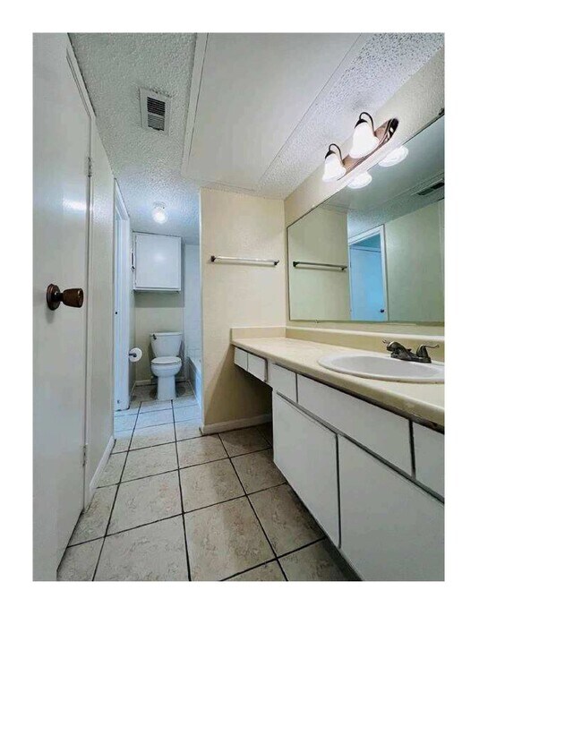 Foto del edificio - 12660 Ashford Point Dr