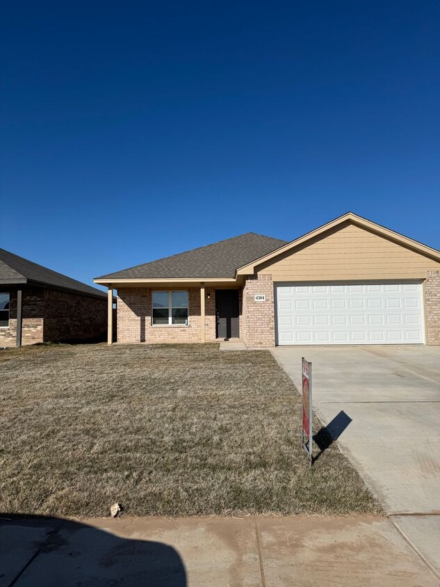 Foto principal - Brand new construction 3/2/2 CISD!!!!!! 1/...