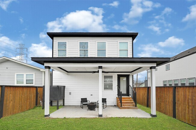 Foto del edificio - 3513 Omega St