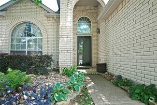 Building Photo - 2508 Centenary Dr