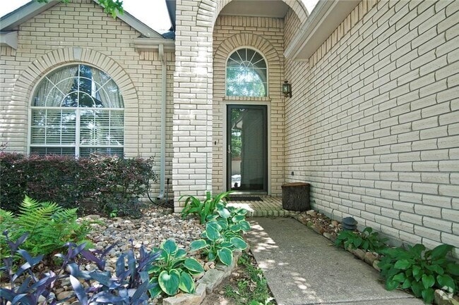 Building Photo - 2508 Centenary Dr