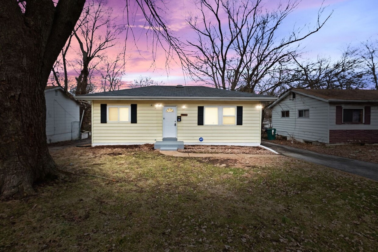 Photo - 10521 Duke Dr