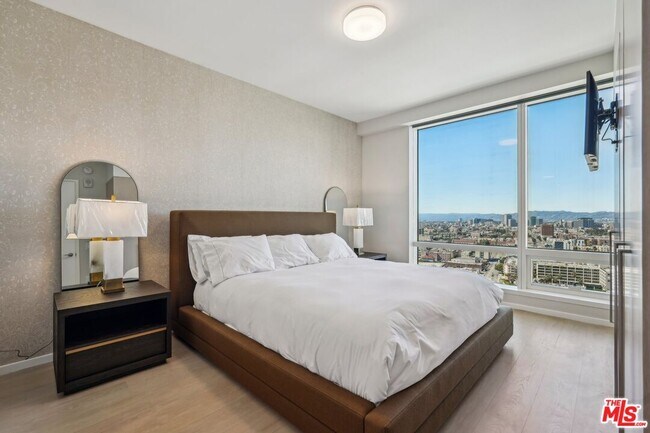 Building Photo - 877 Francisco St