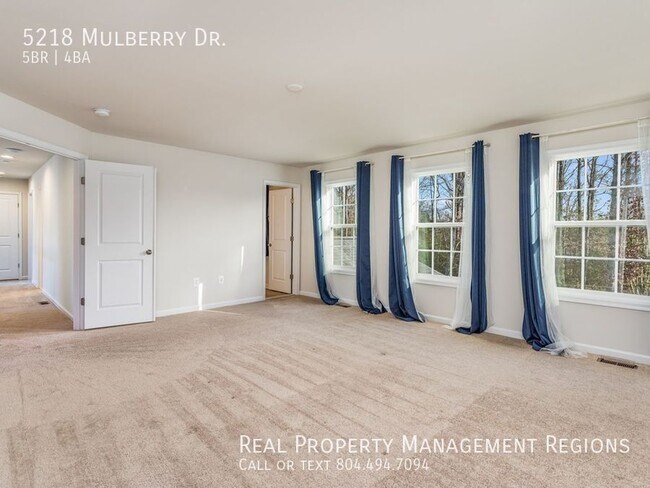 Foto del edificio - 5218 Mulberry Dr