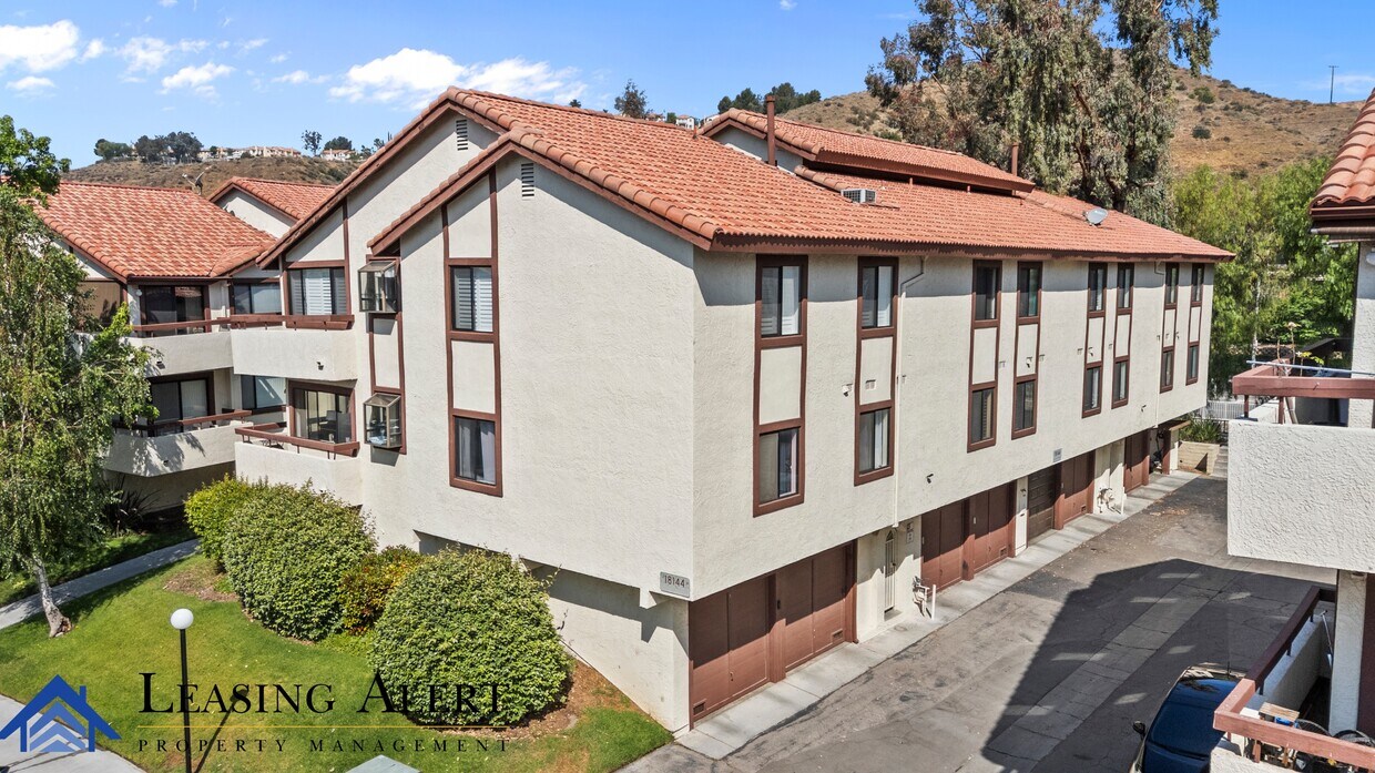 Foto principal - 18144 American Beauty Dr