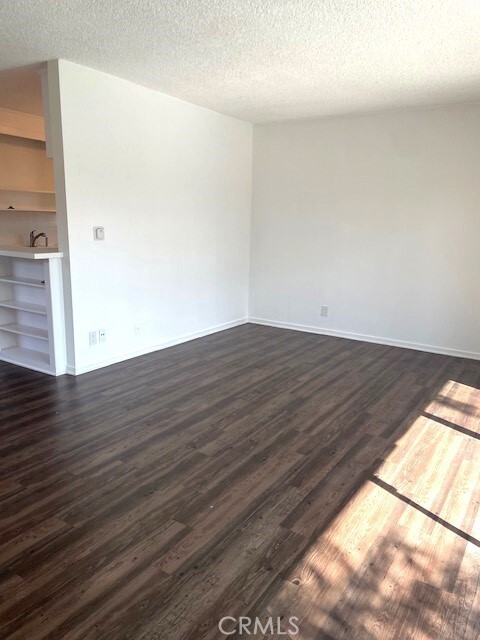 Foto del edificio - 5167 Yarmouth Ave