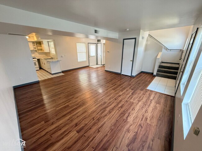 Foto del edificio - Modern Townhouse Living – 3 Beds, 2.5 Bath...