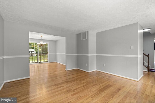 Building Photo - 8428 Braddock Way