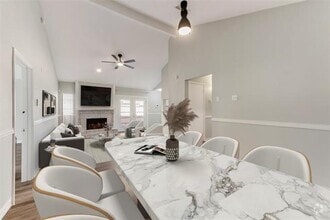Building Photo - 2640 Encina Dr