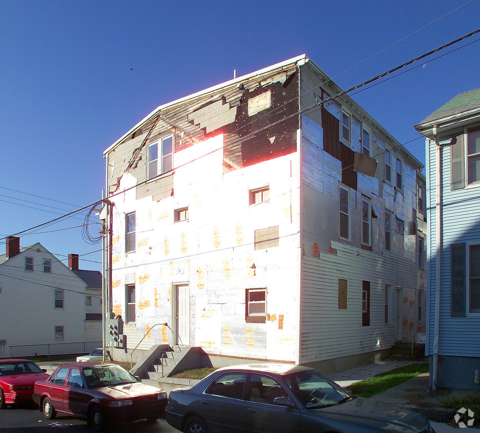 Building Photo - 366 Bank St