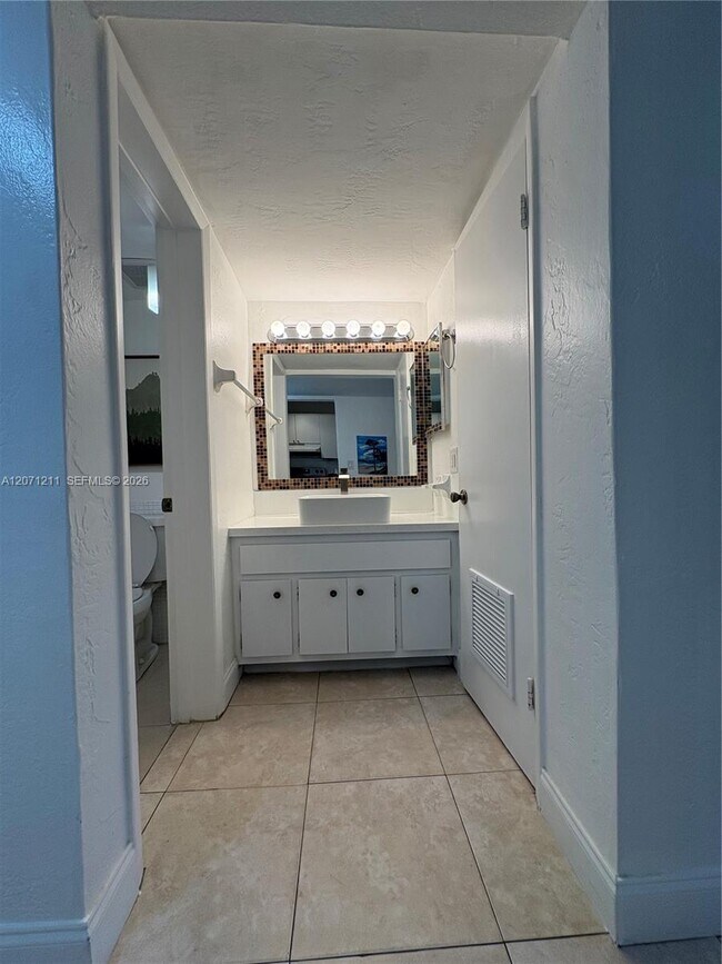 Foto del edificio - 7403 SW 82nd St