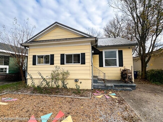 Photo - 1814 S Holly St House