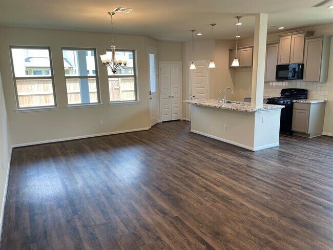 Foto del edificio - 5519 Evanston Ln