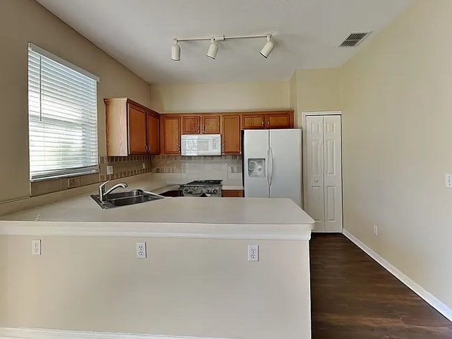 Foto del edificio - 901 Hilly Bend Dr