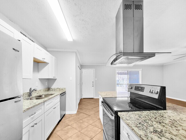 Building Photo - 918 Clark Trail