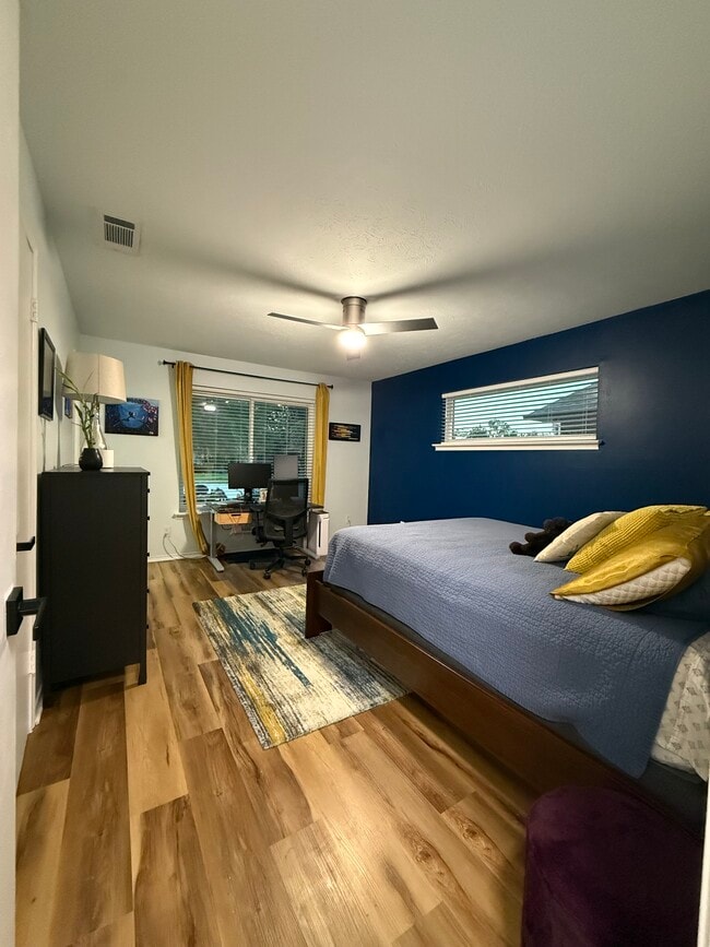 Foto del edificio - 7476 Walling Ln
