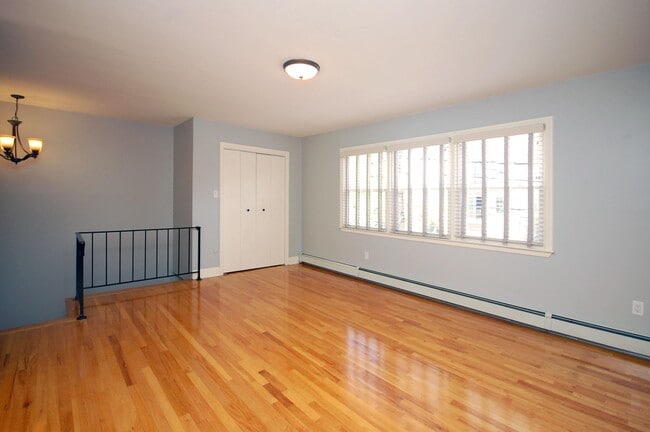 Building Photo - 599 Liberty Ave