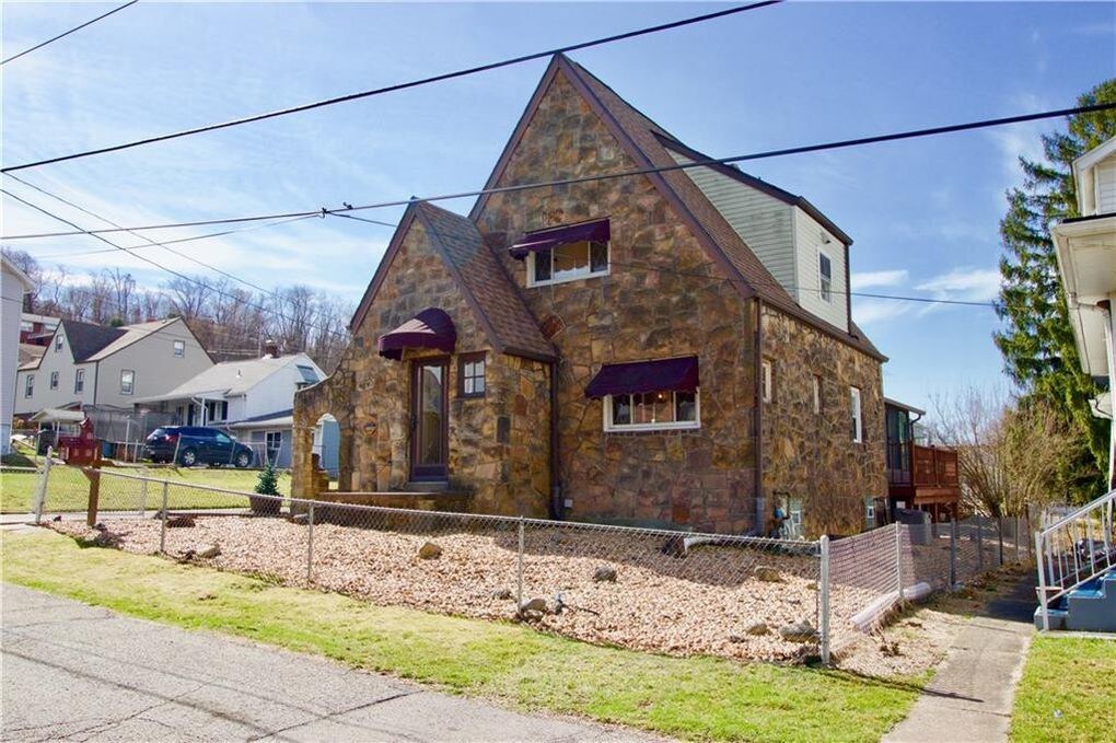 386 Fell St, Belle Vernon, PA 15012 House Rental in Belle Vernon, PA