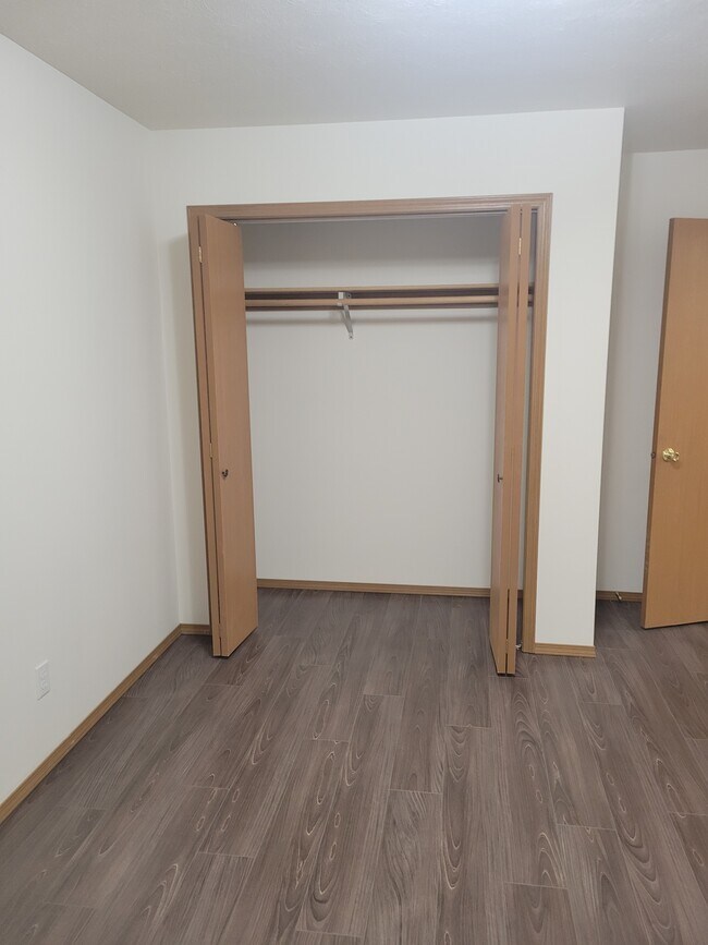 Building Photo - PA5910