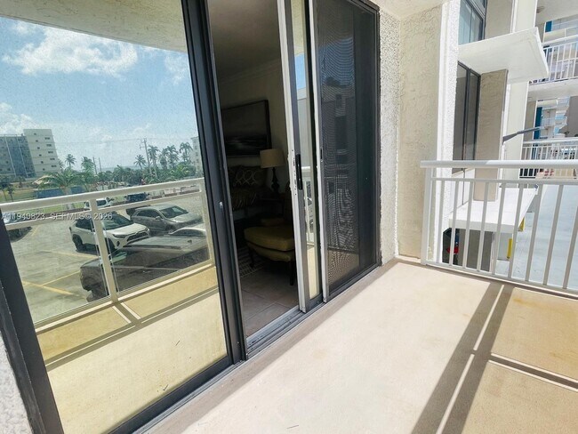 Building Photo - 1600 S Ocean Dr