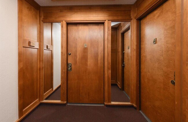 Foto del edificio - 26953 Hayward Blvd