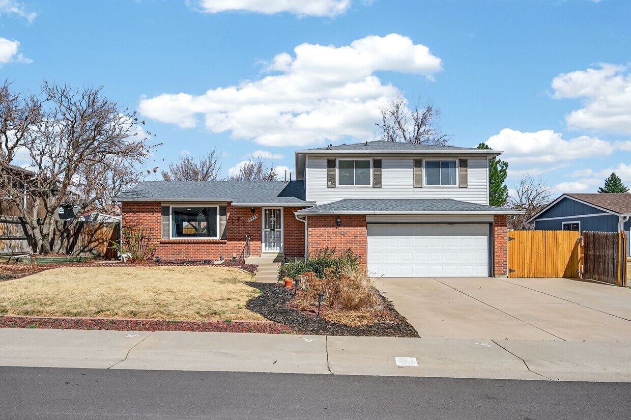 QUAINT SPLIT LEVEL IN MORRISON - QUAINT SPLIT LEVEL IN MORRISON