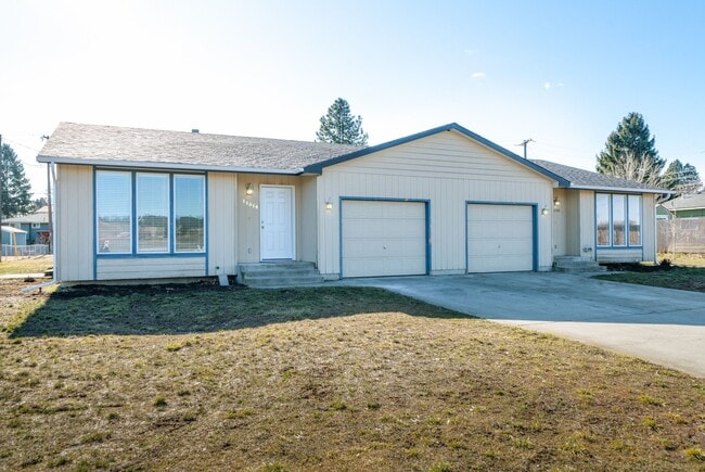 Building Photo - 11512 E Railroad Ave