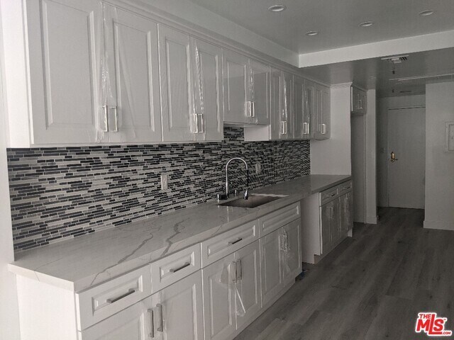 Building Photo - 10390 Wilshire Blvd