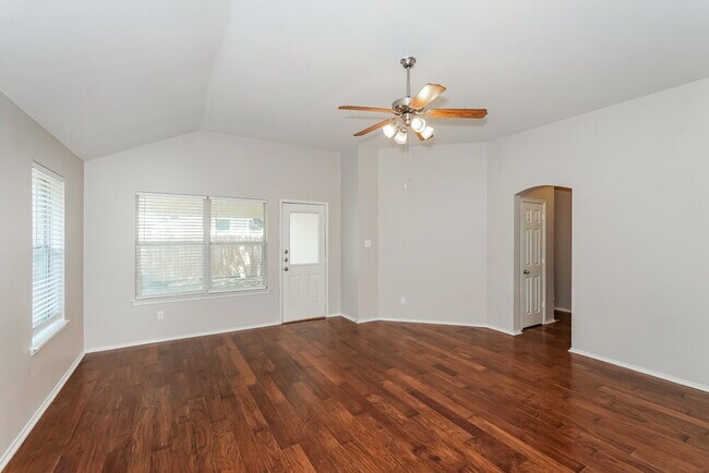 Foto del edificio - 7617 Rainbow Creek Dr