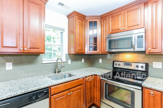 Building Photo - 475 Crisfield Dr