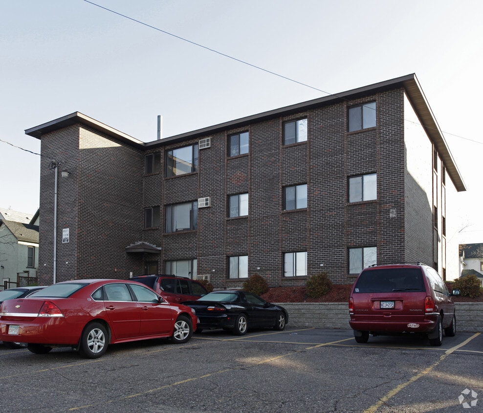 Building Photo - 613 9th Ave S