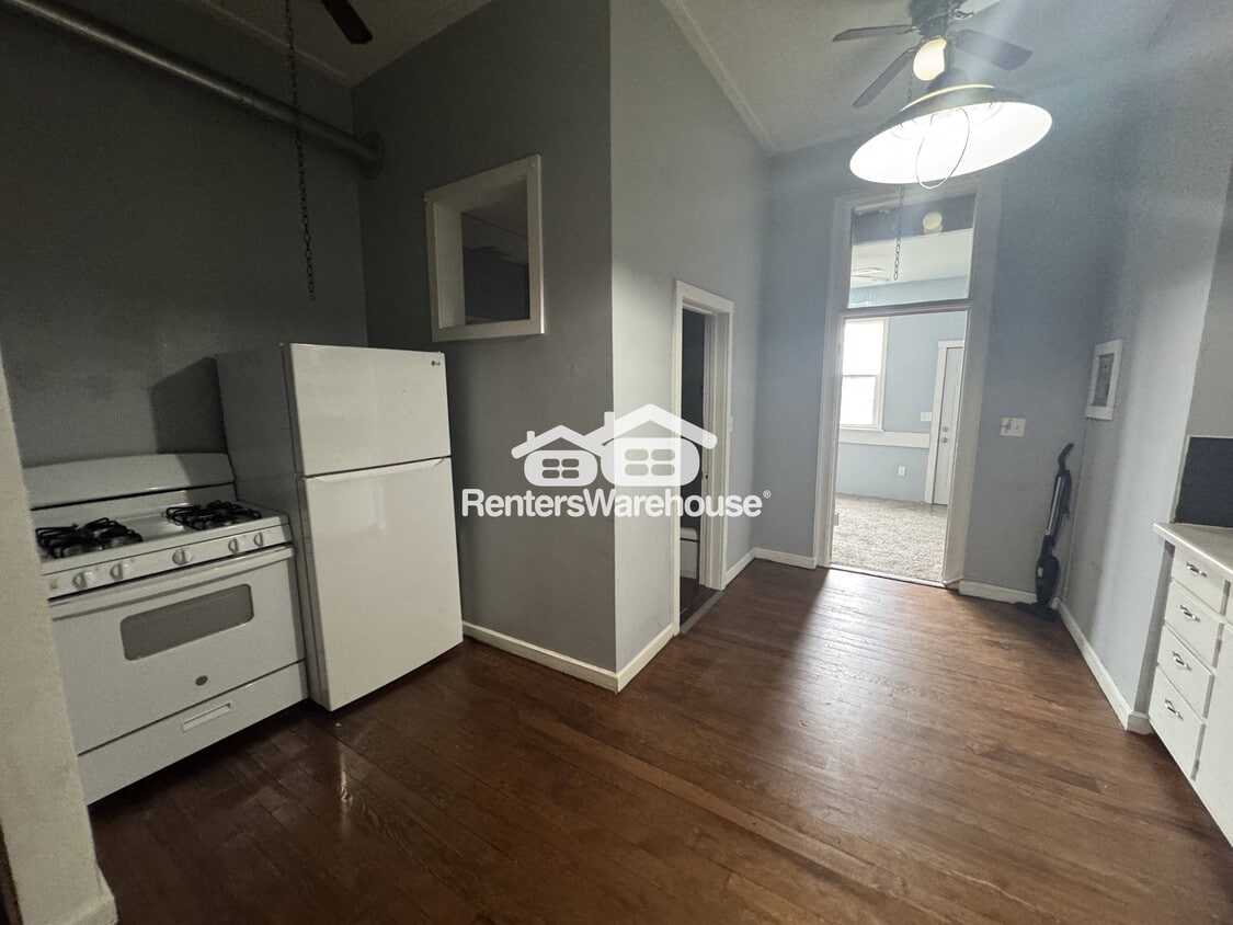 Primary Photo - 105 2nd St E