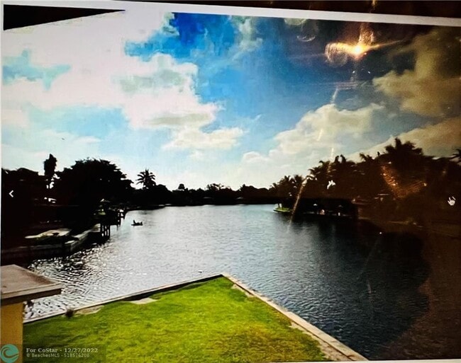 Building Photo - 1814 E Oakland Park Blvd