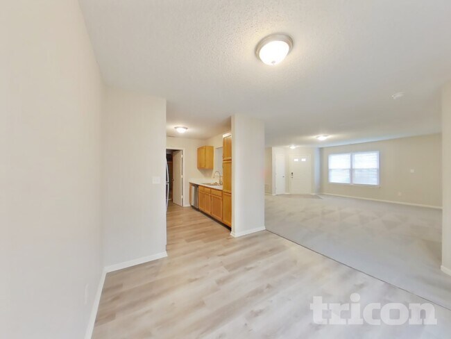 Foto del edificio - 1679 Long Lake Dr