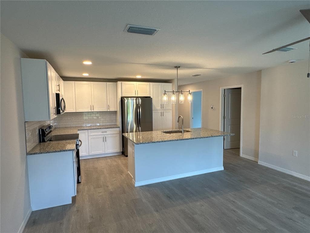 Building Photo - 28 Rainstone Ln