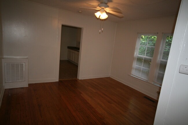 Building Photo - 1019 Sedgefield St